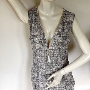 Papillon peplum gold zipper stretch zipper tassel detail lined sleeveless top L